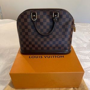 Authentic Louis Vuitton ALMA MM Handbag